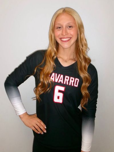 Laura Savassa — Setter, Brazil